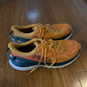 Hoka Supersonic profly